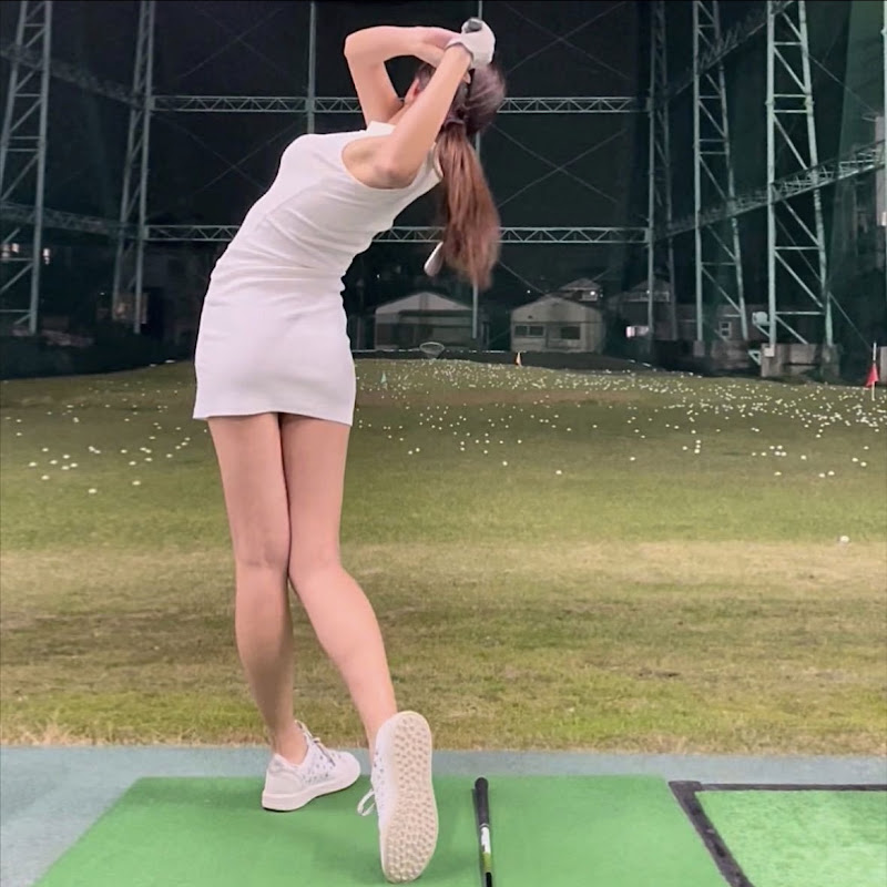 鶴田泉 Izumi Tsuruta